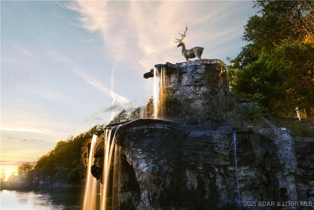 Sunrise Beach, Missouri, 65079, United States, 6 Bedrooms Bedrooms, ,8 BathroomsBathrooms,Residential,Active,1953390