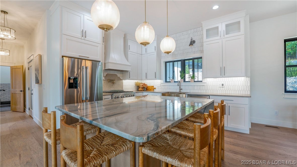 Porto Cima, Missouri, 65079, United States, 6 Bedrooms Bedrooms, ,6 BathroomsBathrooms,Residential,Active,1894189