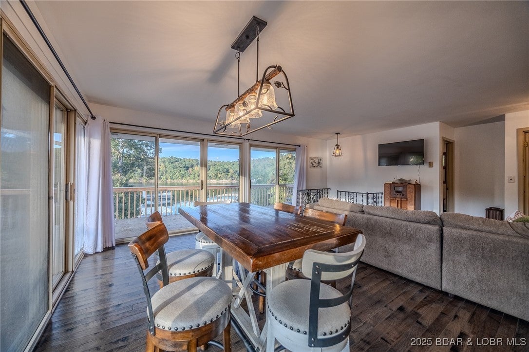 Gravois Mills, Missouri, 65037, United States, 3 Bedrooms Bedrooms, ,3 BathroomsBathrooms,Residential,Active,1945462