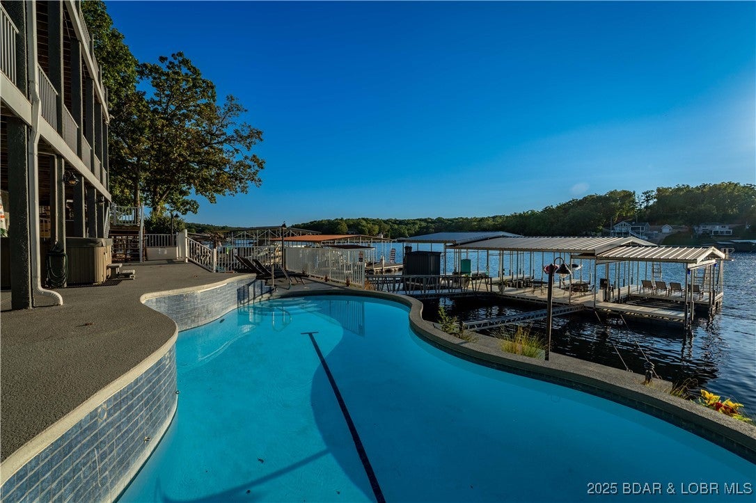 Sunrise Beach, Missouri, 65079, United States, 6 Bedrooms Bedrooms, ,5 BathroomsBathrooms,Residential,Active,1963265