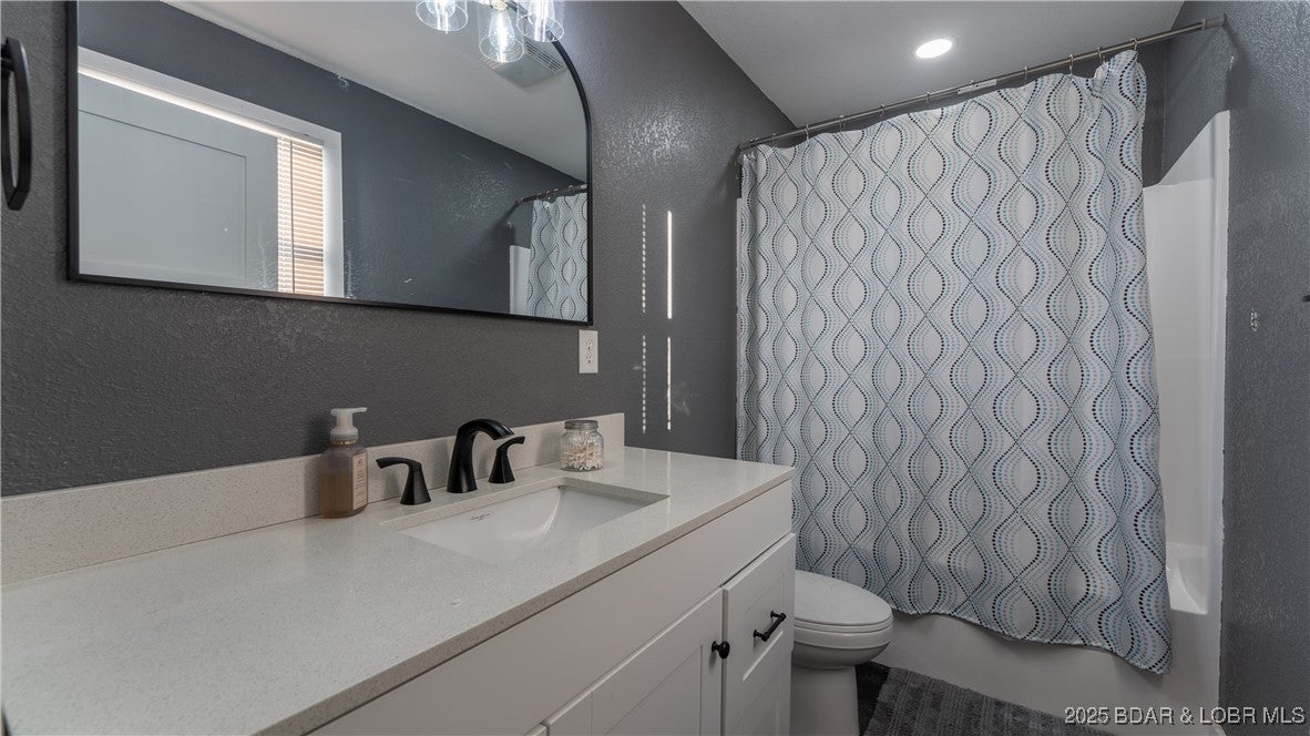 Stoutland, Missouri, 65567, United States, 2 Bedrooms Bedrooms, ,2 BathroomsBathrooms,Residential,Active,2006800