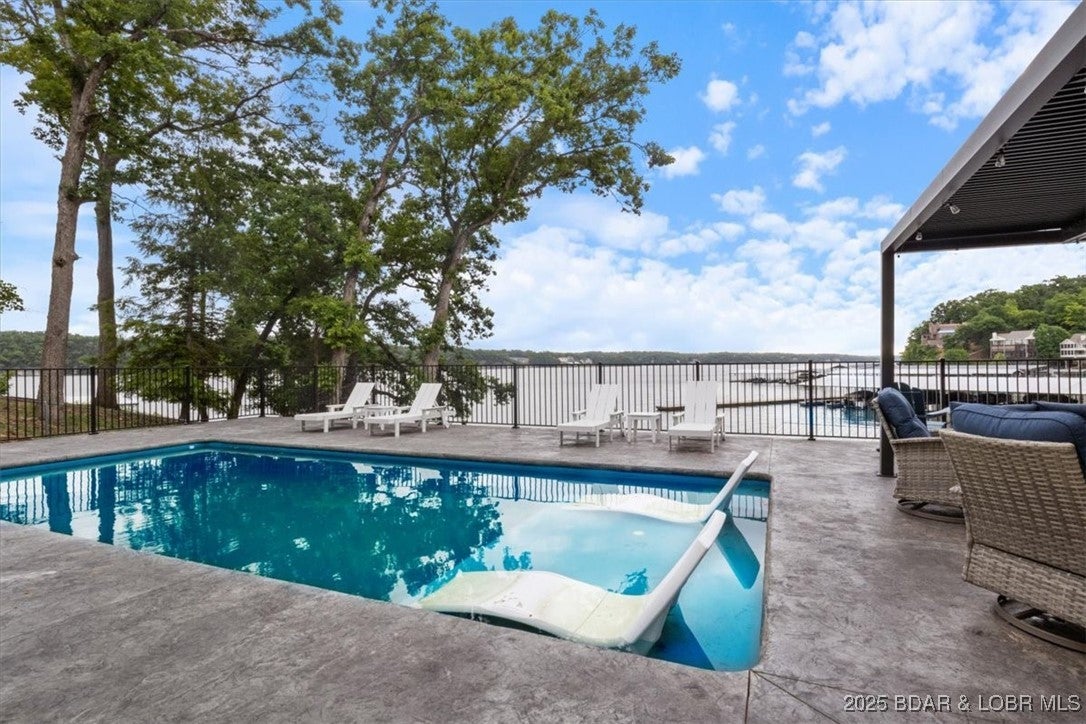 Osage Beach, Missouri, 65065, United States, 5 Bedrooms Bedrooms, ,4 BathroomsBathrooms,Residential,Active,2001071