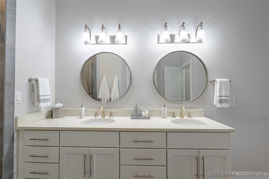 Sunrise Beach, Missouri, 65079, United States, 4 Bedrooms Bedrooms, ,5 BathroomsBathrooms,Residential,Active,2008284