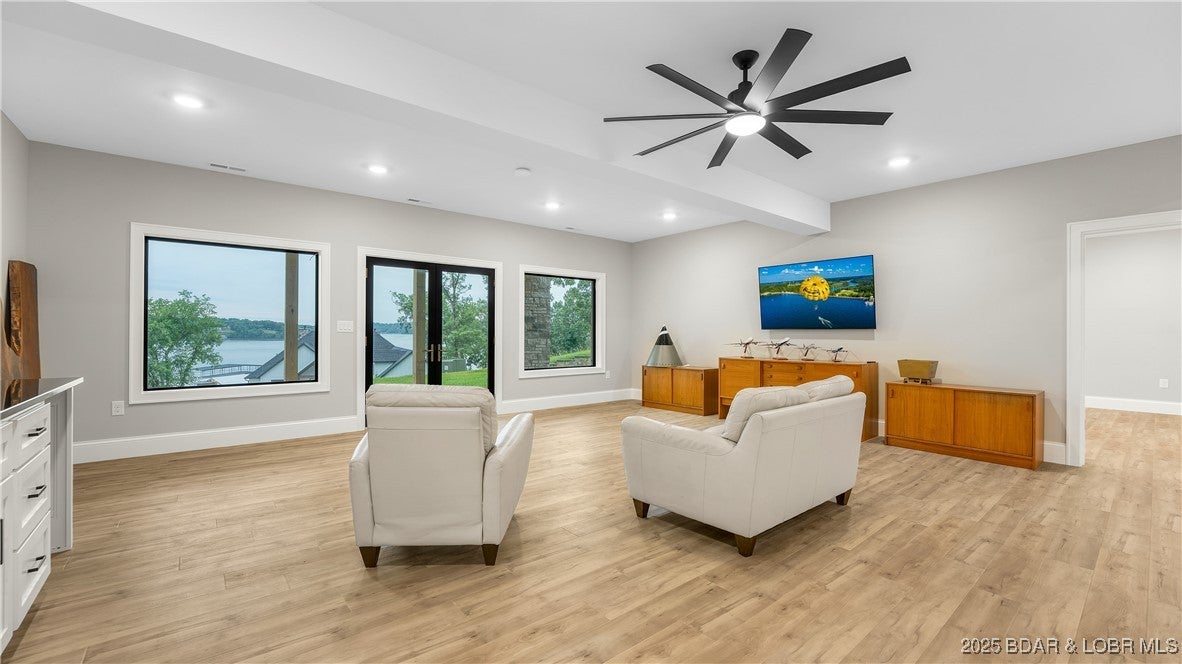 Osage Beach, Missouri, 65065, United States, 4 Bedrooms Bedrooms, ,5 BathroomsBathrooms,Residential,Active,1877825