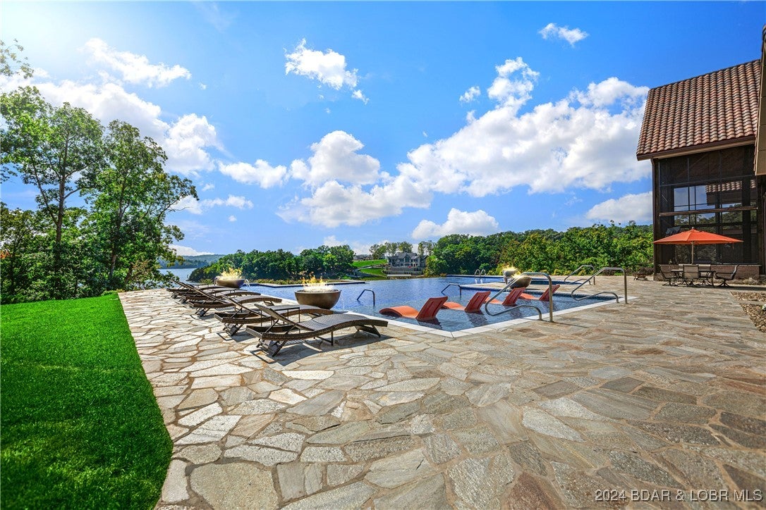Villages, MO, 65079, United States, ,Residential,Active,1701882