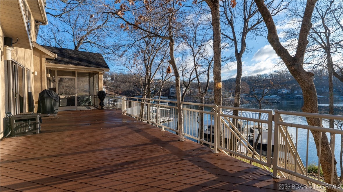 Lake Ozark, Missouri, 65049, United States, 5 Bedrooms Bedrooms, ,6 BathroomsBathrooms,Residential,Active,2009424