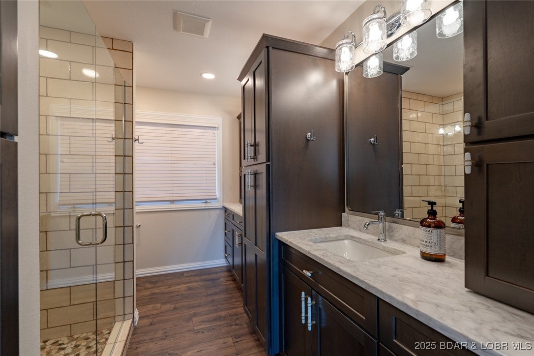 Four Seasons, Missouri, 65049, United States, 5 Bedrooms Bedrooms, ,4 BathroomsBathrooms,Residential,Active,2008696