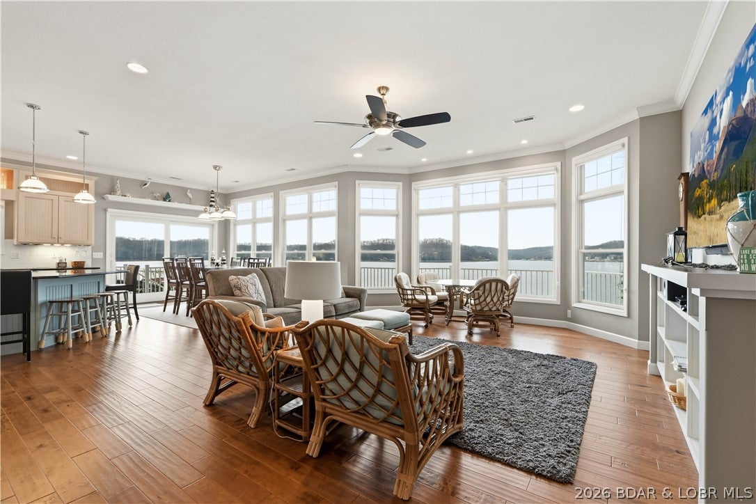 Gravois Mills, Missouri, 65037, United States, 5 Bedrooms Bedrooms, ,3 BathroomsBathrooms,Residential,Active,2032925