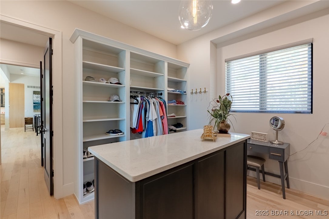 Sunrise Beach, Missouri, 65079, United States, 5 Bedrooms Bedrooms, ,7 BathroomsBathrooms,Residential,Active,1961963