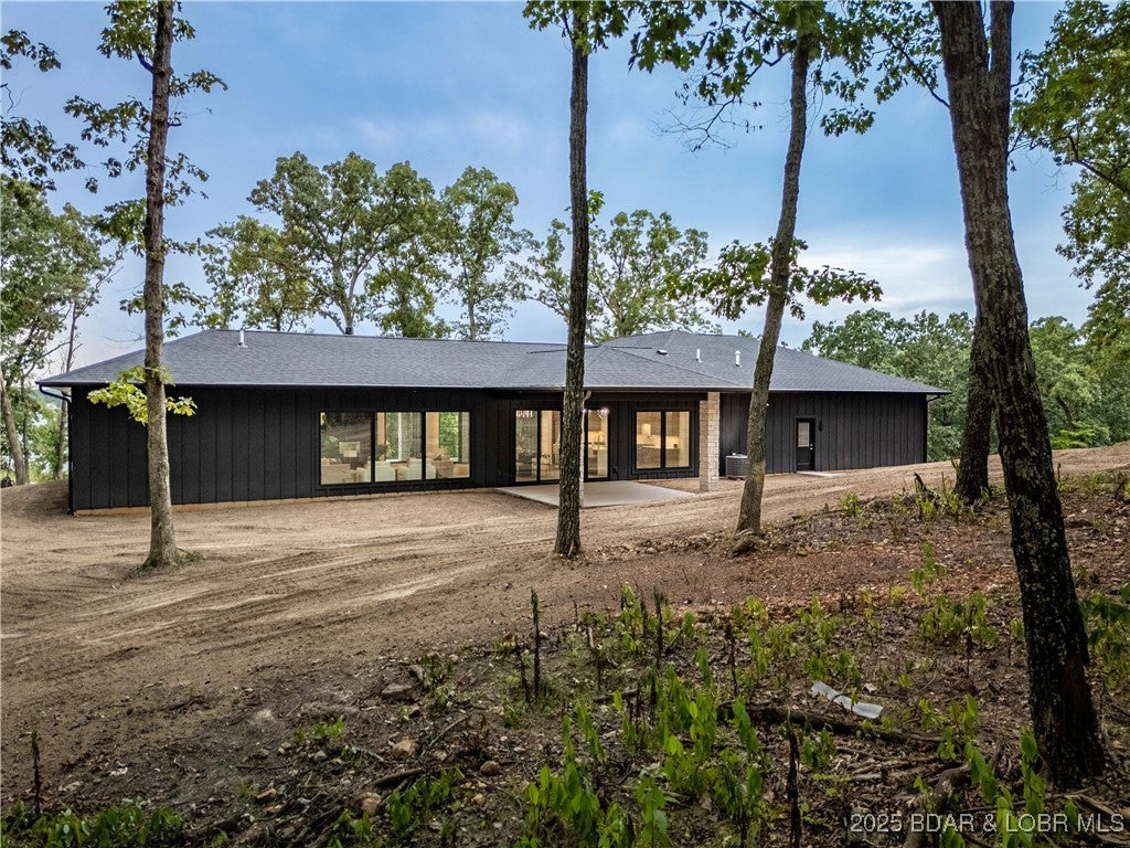 Sunrise Beach, Missouri, 65079, United States, 3 Bedrooms Bedrooms, ,3 BathroomsBathrooms,Residential,Active,1922285
