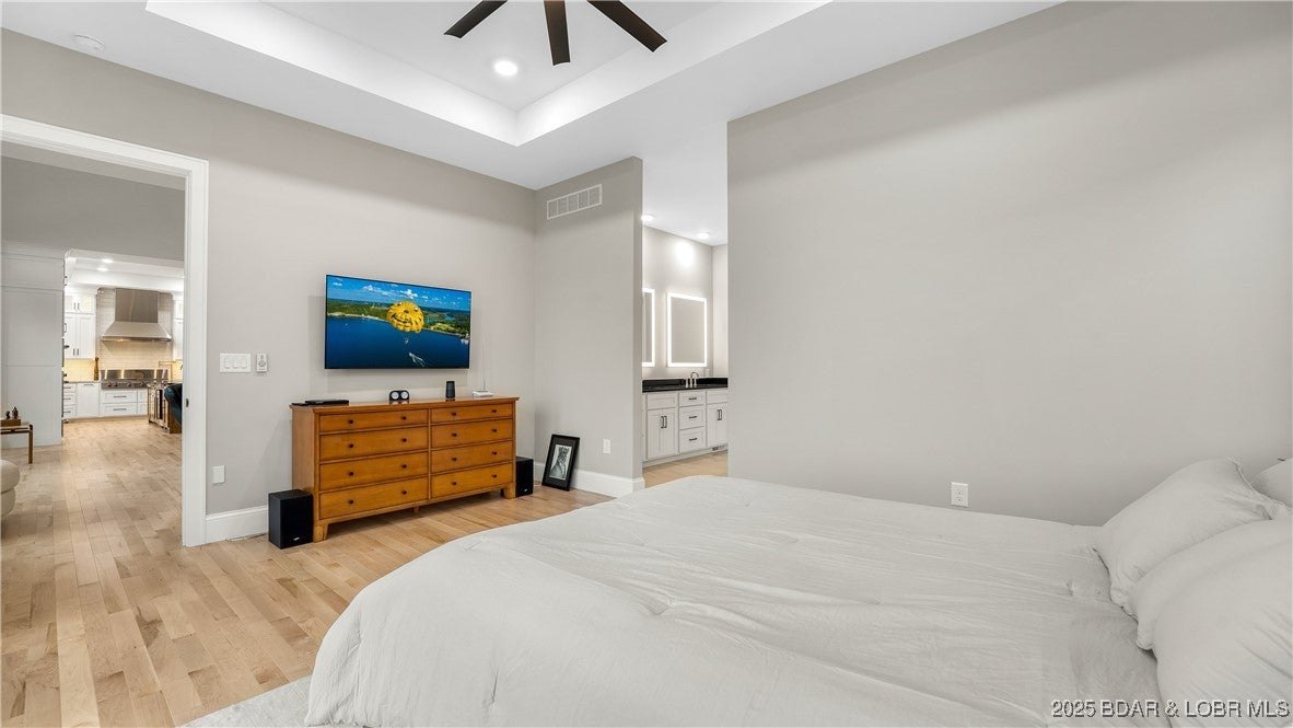 Osage Beach, Missouri, 65065, United States, 4 Bedrooms Bedrooms, ,5 BathroomsBathrooms,Residential,Active,1877825