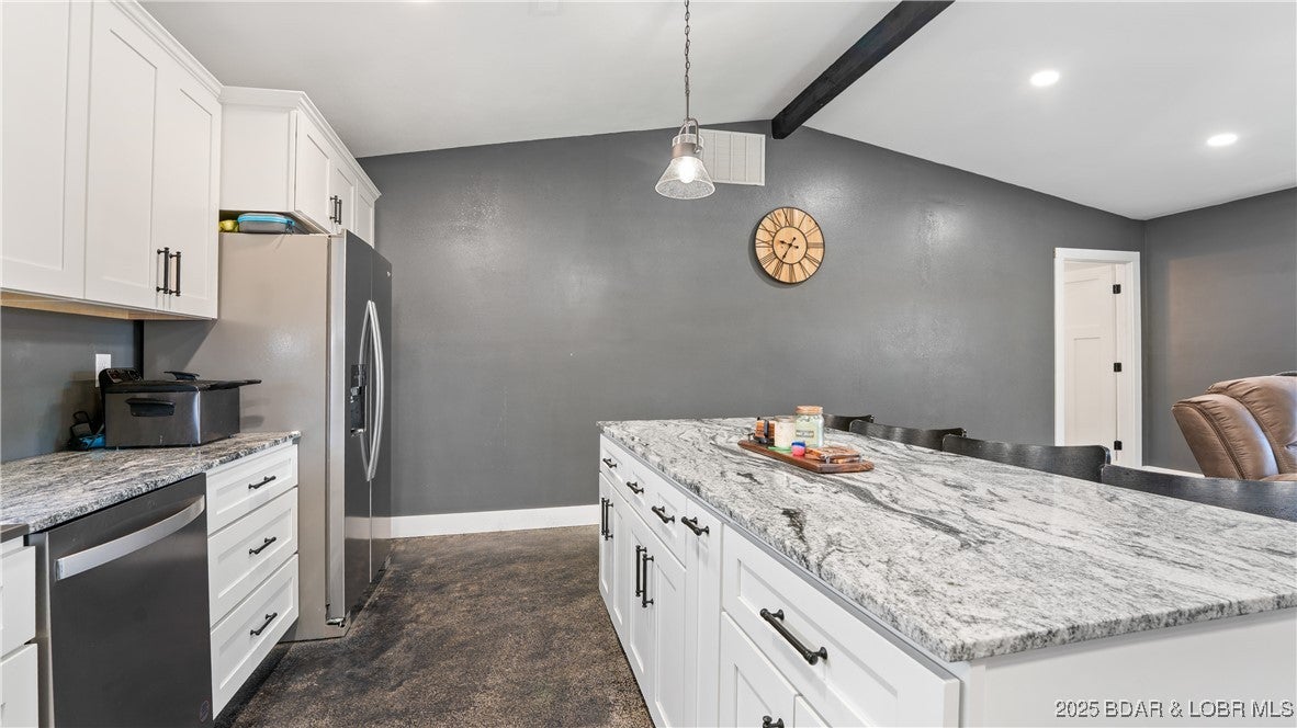 Stoutland, Missouri, 65567, United States, 2 Bedrooms Bedrooms, ,2 BathroomsBathrooms,Residential,Active,2006800