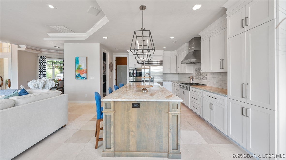 Sunrise Beach, Missouri, 65079, United States, 5 Bedrooms Bedrooms, ,5 BathroomsBathrooms,Residential,Active,1929435