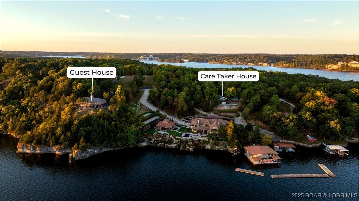 Sunrise Beach, Missouri, 65079, United States, 18 Bedrooms Bedrooms, ,19 BathroomsBathrooms,Residential,Active,1734934