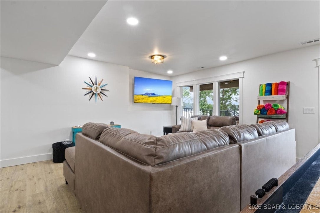 Osage Beach, Missouri, 65065, United States, 5 Bedrooms Bedrooms, ,4 BathroomsBathrooms,Residential,Active,2001071