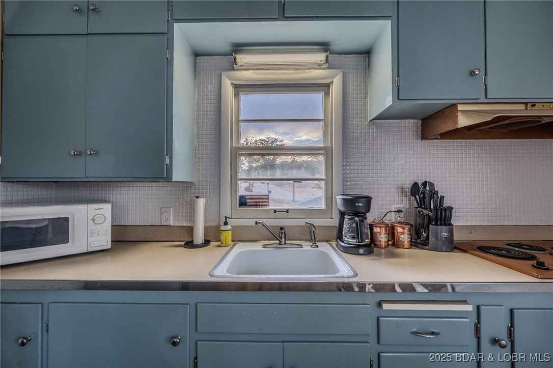 Gravois Mills, Missouri, 65037, United States, 3 Bedrooms Bedrooms, ,3 BathroomsBathrooms,Residential,Active,1945462