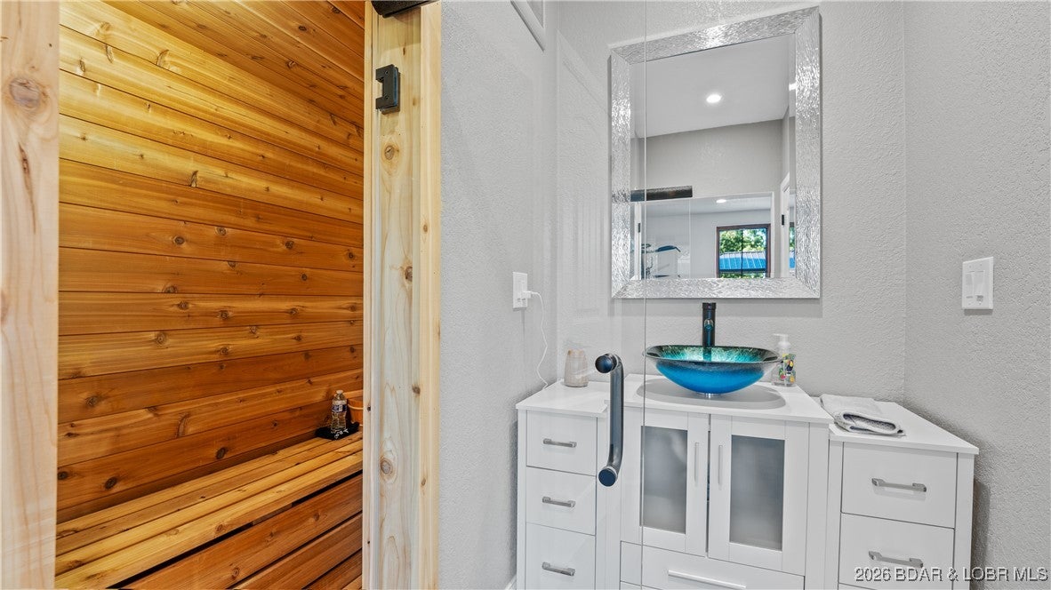 Osage Beach, Missouri, 65065, United States, 8 Bedrooms Bedrooms, ,8 BathroomsBathrooms,Residential,Active,2012239