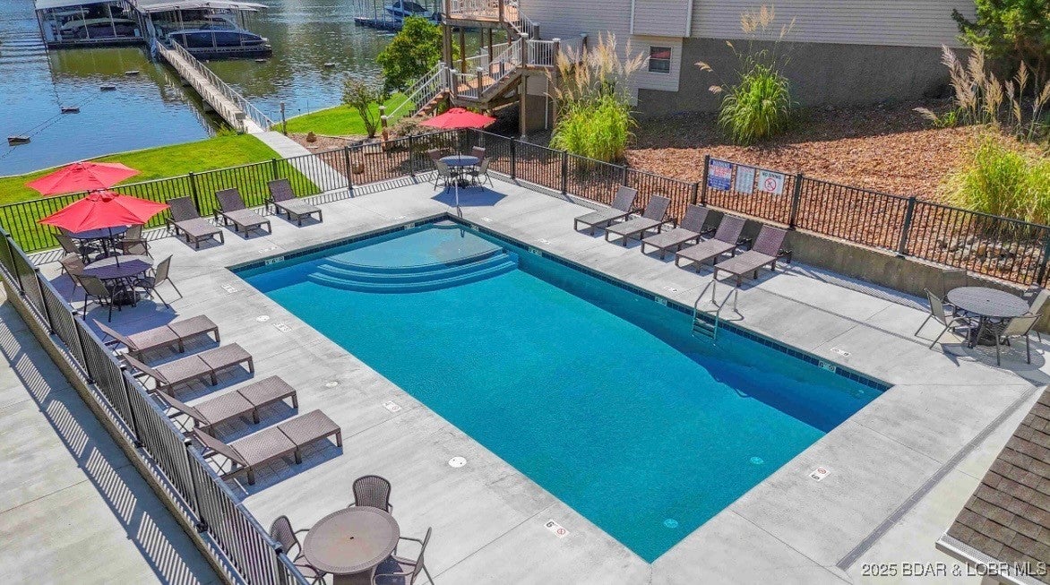 Osage Beach, Missouri, 65065, United States, 6 Bedrooms Bedrooms, ,4 BathroomsBathrooms,Residential,Active,1952762