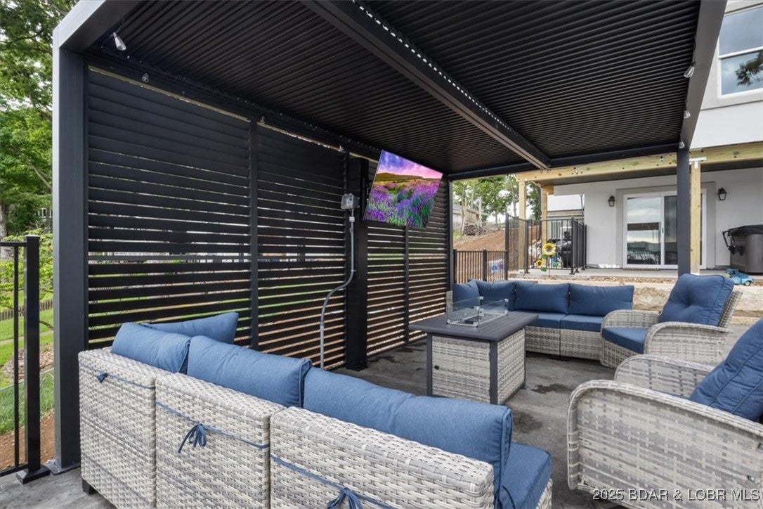 Osage Beach, Missouri, 65065, United States, 5 Bedrooms Bedrooms, ,4 BathroomsBathrooms,Residential,Active,2001071