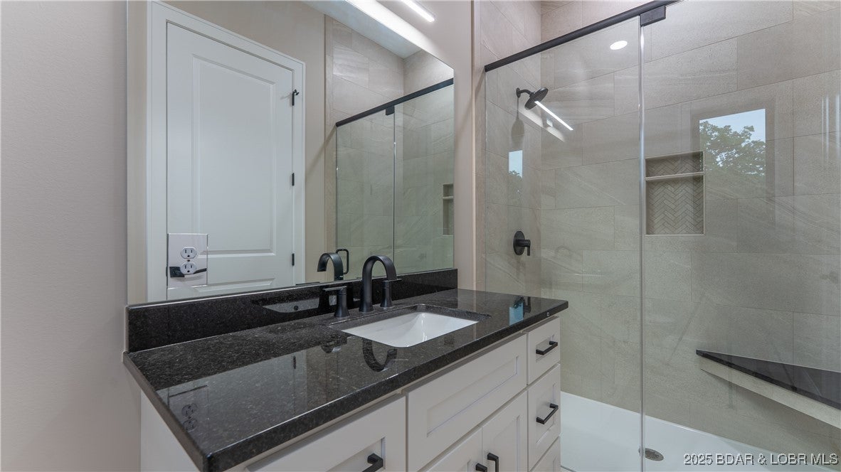 Osage Beach, Missouri, 65065, United States, 4 Bedrooms Bedrooms, ,5 BathroomsBathrooms,Residential,Active,1877825