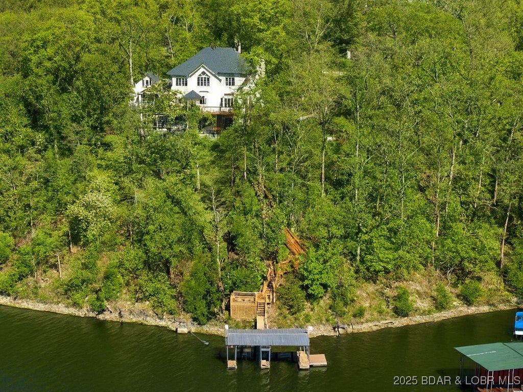 Linn Creek, Missouri, 65052, United States, 7 Bedrooms Bedrooms, ,6 BathroomsBathrooms,Residential,Active,1929474