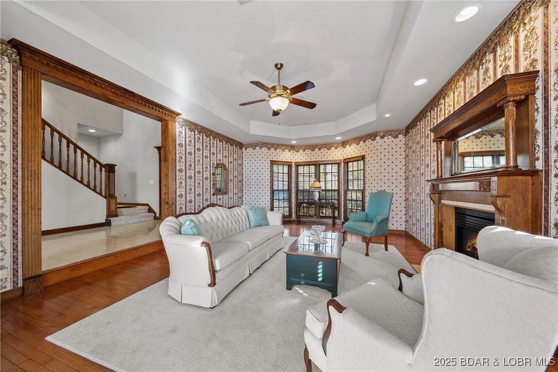 Linn Creek, Missouri, 65052, United States, 7 Bedrooms Bedrooms, ,6 BathroomsBathrooms,Residential,Active,1929474