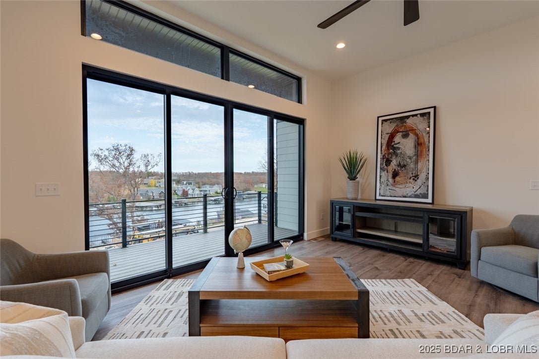 Osage Beach, Missouri, 65065, United States, 5 Bedrooms Bedrooms, ,4 BathroomsBathrooms,Residential,Active,1953713