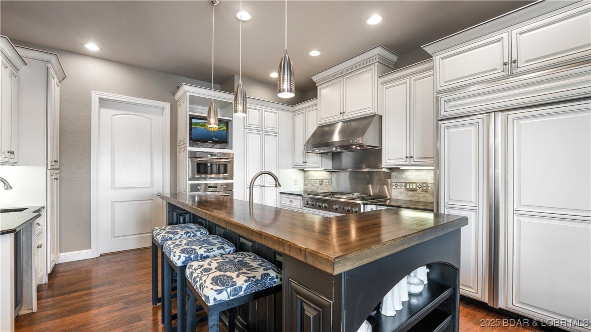 Camdenton, Missouri, 65020, United States, 5 Bedrooms Bedrooms, ,5 BathroomsBathrooms,Residential,Active,1989766