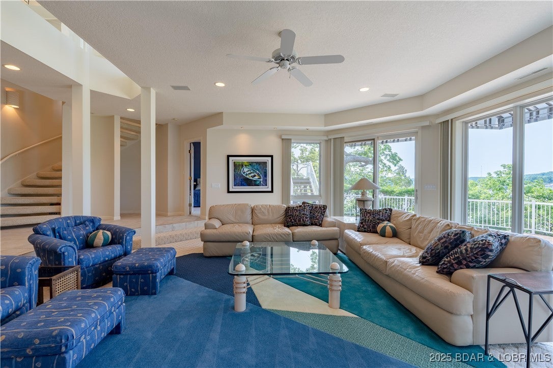 Four Seasons, Missouri, 65049, United States, 5 Bedrooms Bedrooms, ,6 BathroomsBathrooms,Residential,Active,1843468