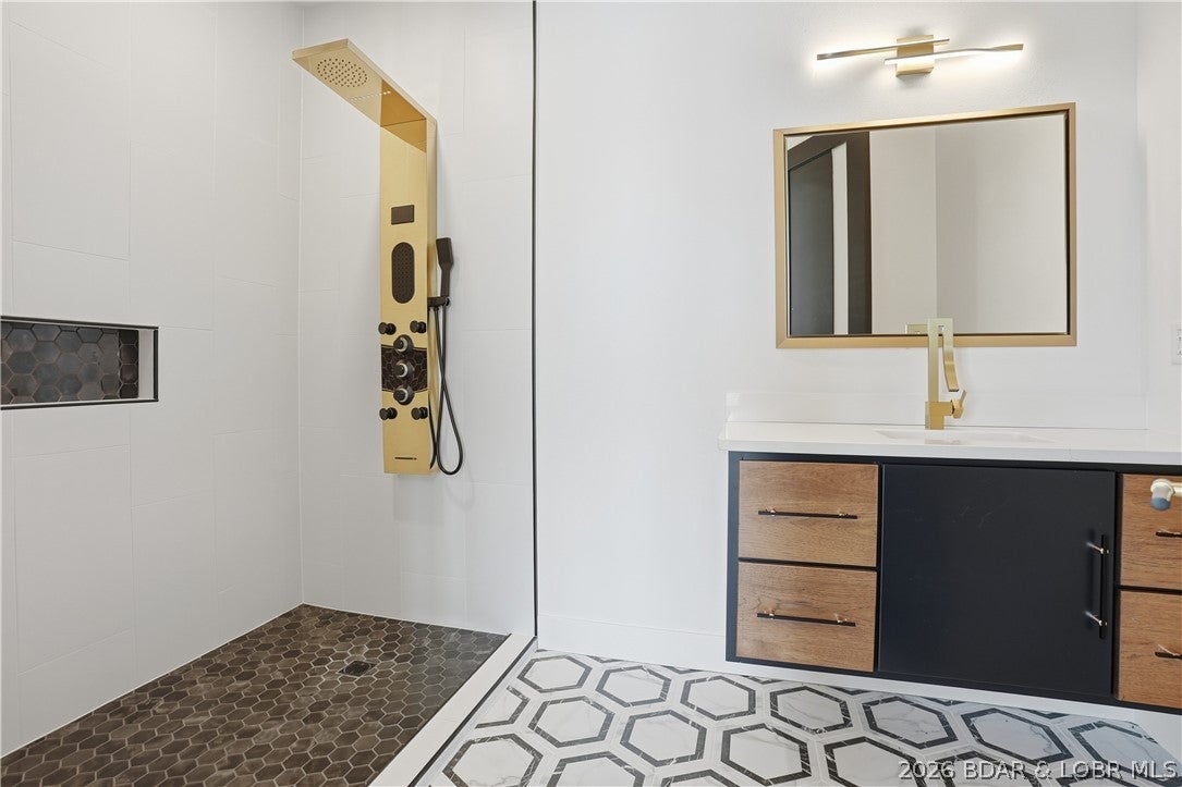 Porto Cima, Missouri, 65079, United States, 6 Bedrooms Bedrooms, ,9 BathroomsBathrooms,Residential,Active,2017446