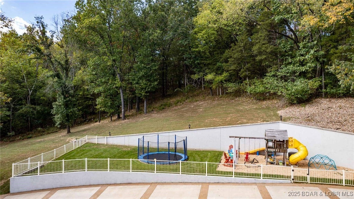 Lake Ozark, Missouri, 65049, United States, 5 Bedrooms Bedrooms, ,5 BathroomsBathrooms,Residential,Active,1990646