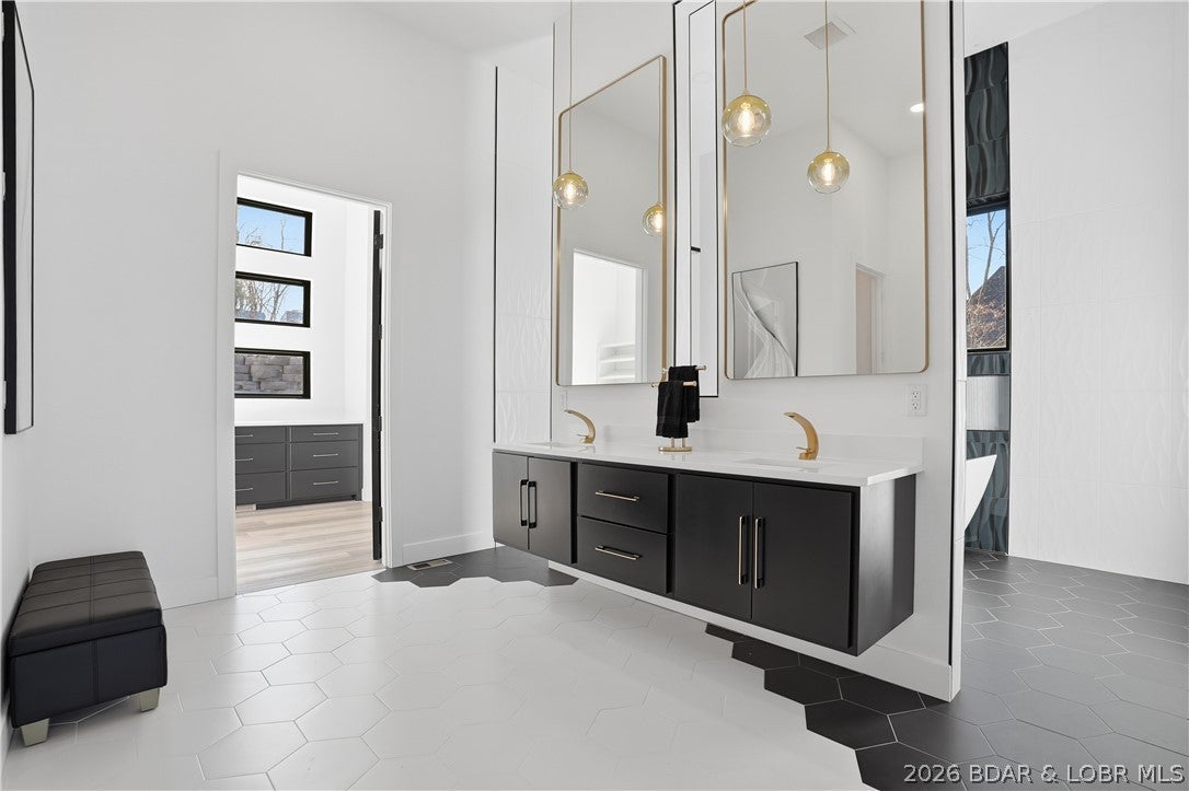 Porto Cima, Missouri, 65079, United States, 6 Bedrooms Bedrooms, ,9 BathroomsBathrooms,Residential,Active,2017446