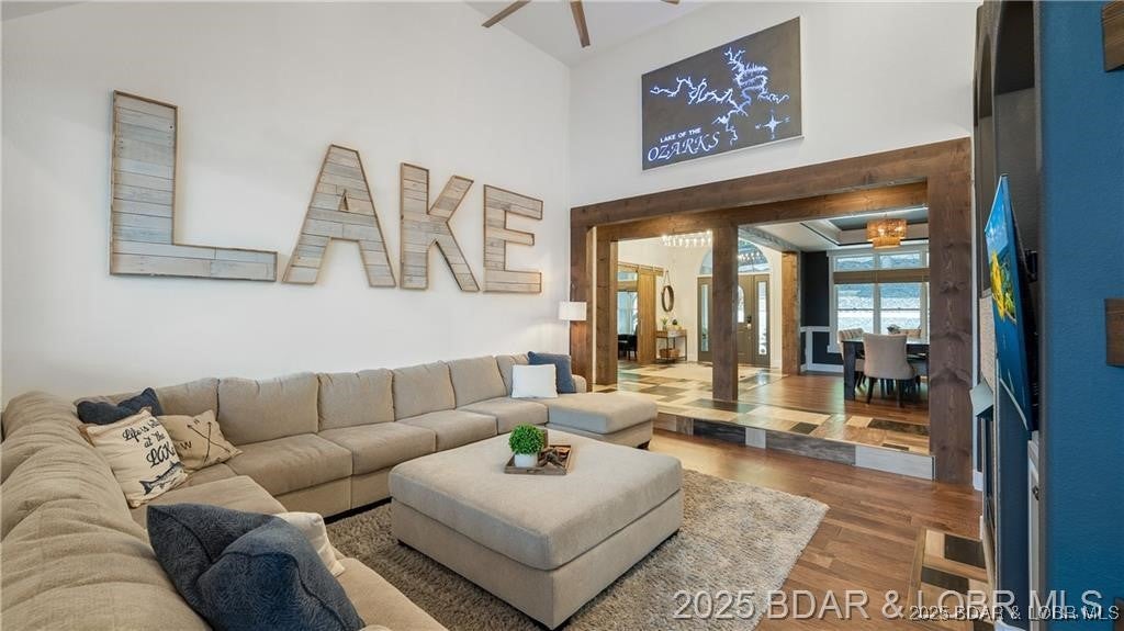 Camdenton, Missouri, 65020, United States, 7 Bedrooms Bedrooms, ,6 BathroomsBathrooms,Residential,Active,1876843