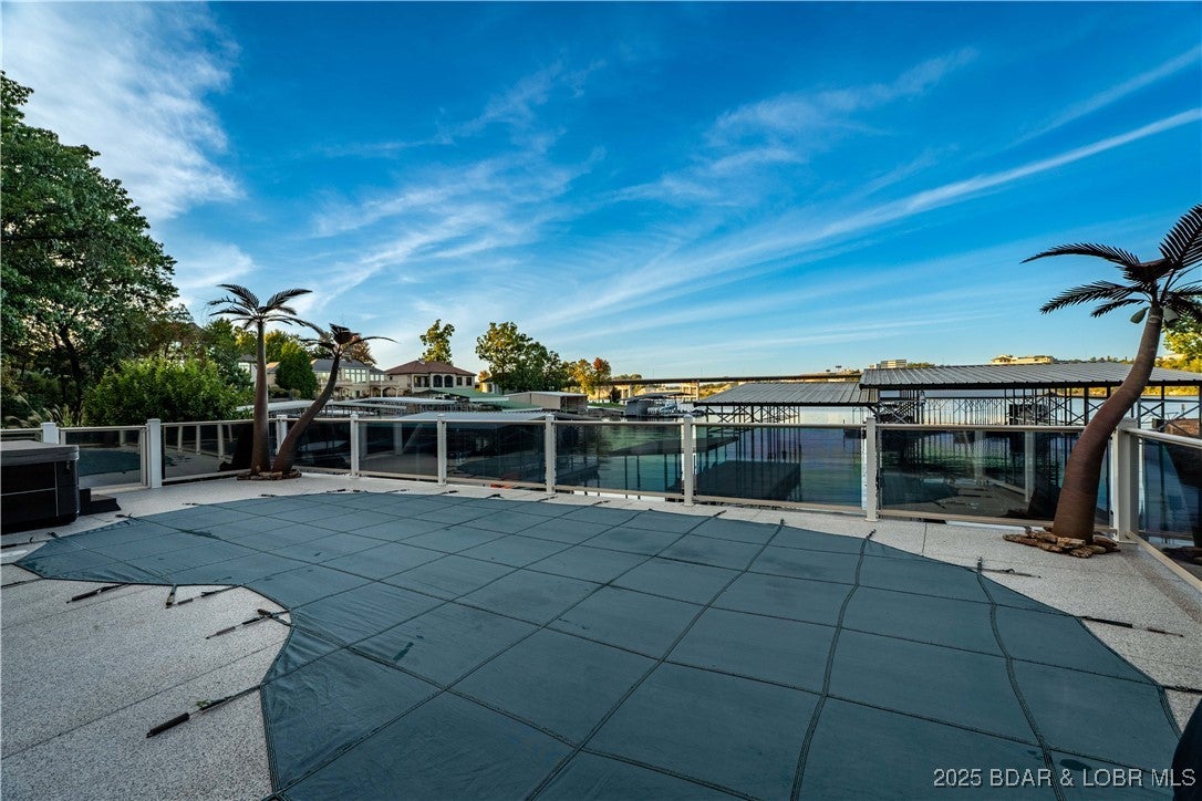 Porto Cima, Missouri, 65079, United States, 5 Bedrooms Bedrooms, ,4 BathroomsBathrooms,Residential,Active,1973370