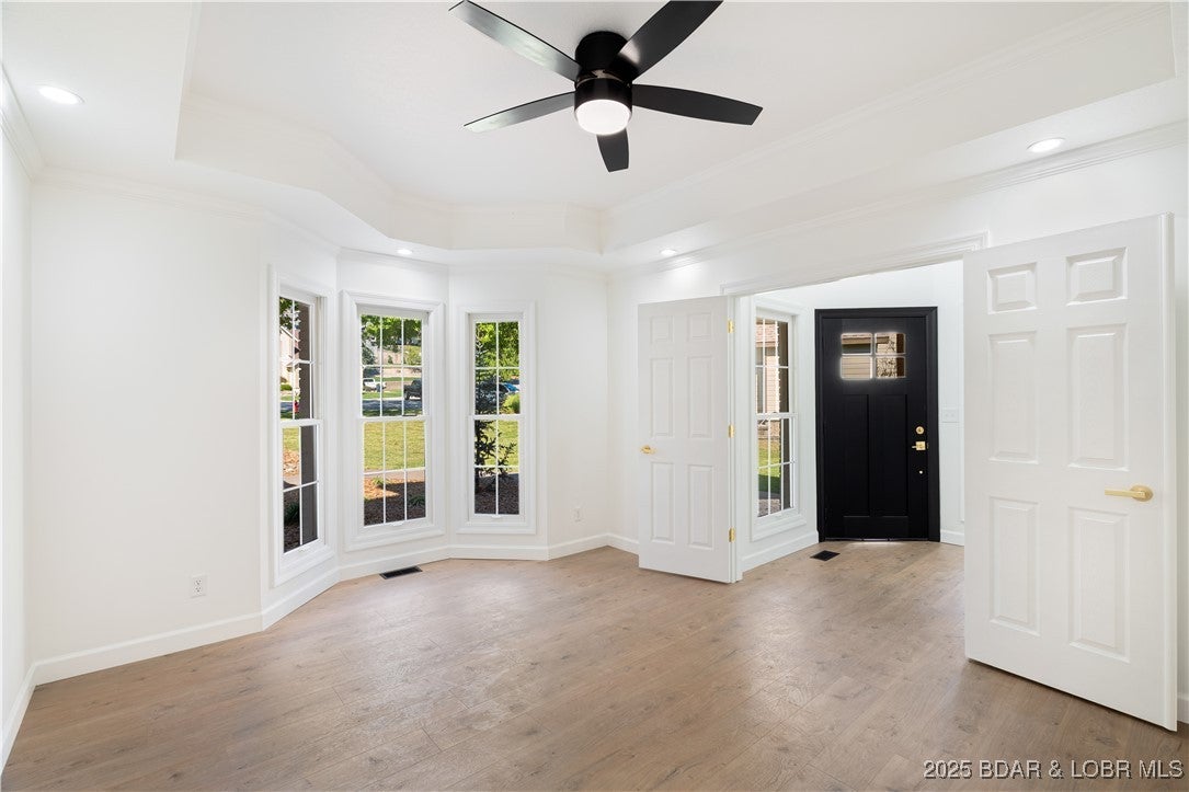 Osage Beach, Missouri, 65065, United States, 6 Bedrooms Bedrooms, ,4 BathroomsBathrooms,Residential,Active,1952762