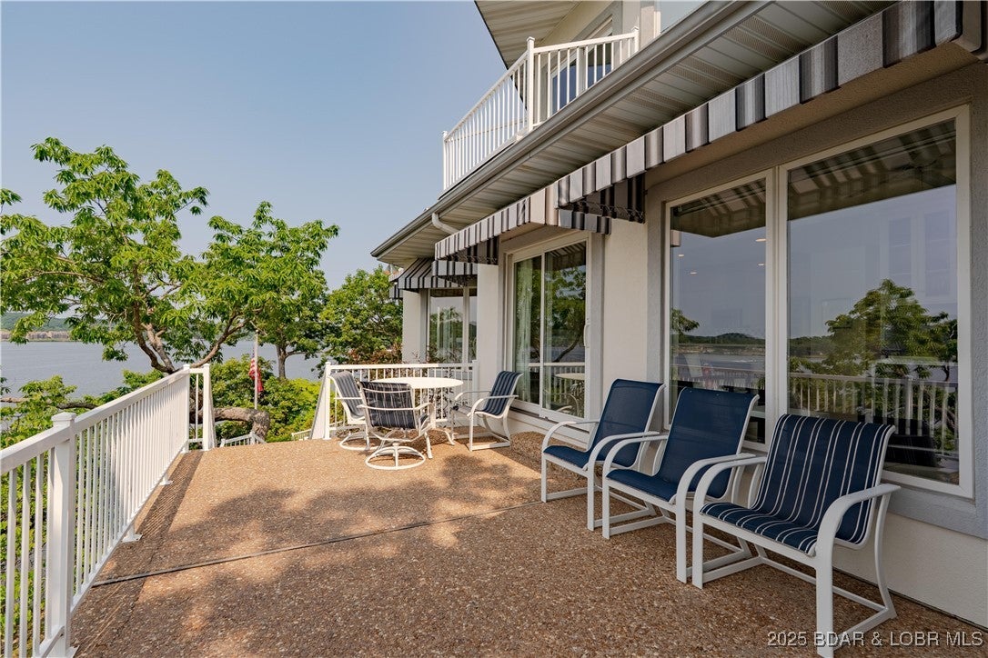 Four Seasons, Missouri, 65049, United States, 5 Bedrooms Bedrooms, ,6 BathroomsBathrooms,Residential,Active,1843468