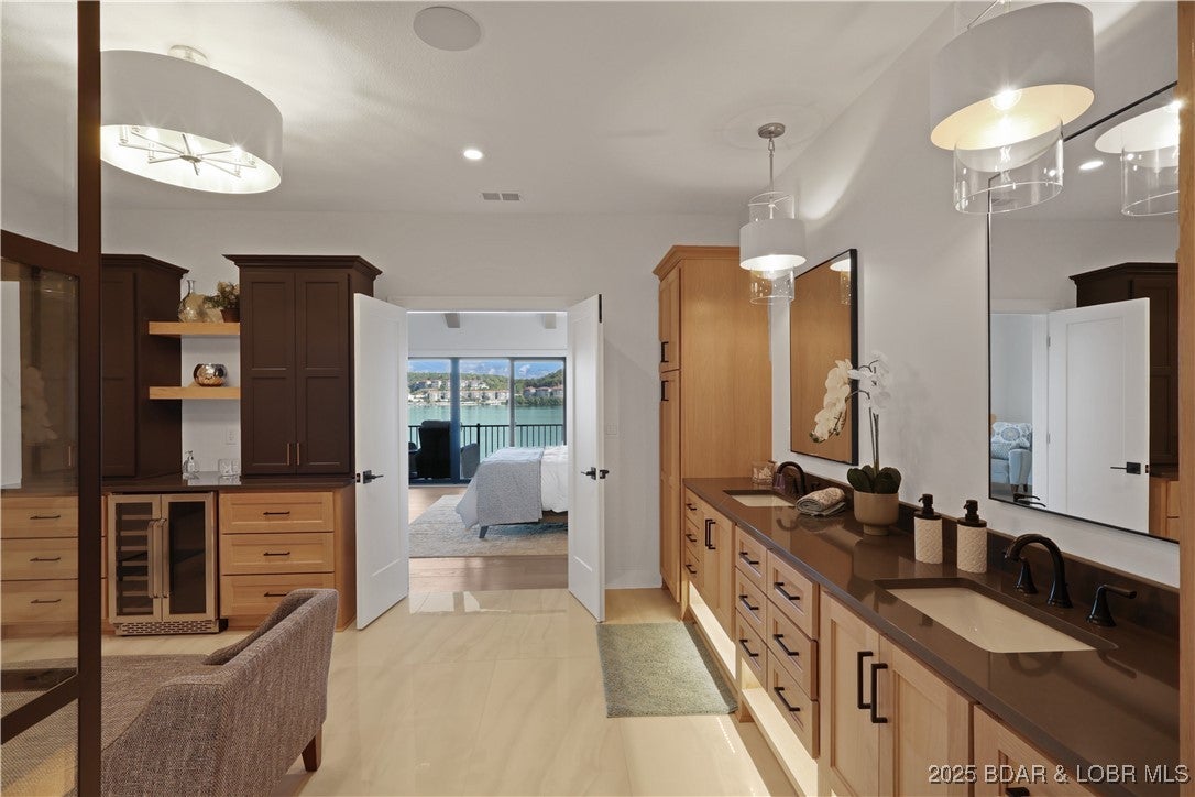 Porto Cima, Missouri, 65079, United States, 6 Bedrooms Bedrooms, ,5 BathroomsBathrooms,Residential,Active,1960144