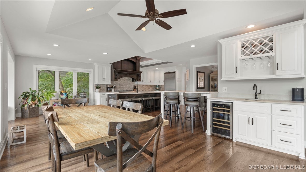 Lake Ozark, Missouri, 65049, United States, 5 Bedrooms Bedrooms, ,5 BathroomsBathrooms,Residential,Active,1968089