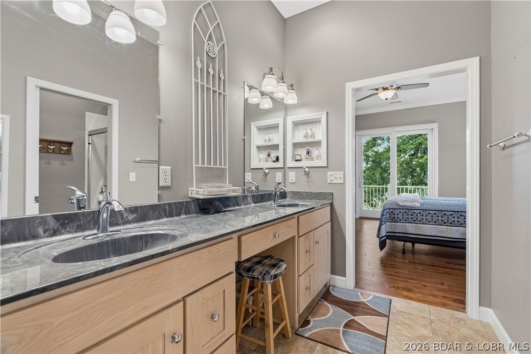 Gravois Mills, Missouri, 65037, United States, 5 Bedrooms Bedrooms, ,3 BathroomsBathrooms,Residential,Active,2032925