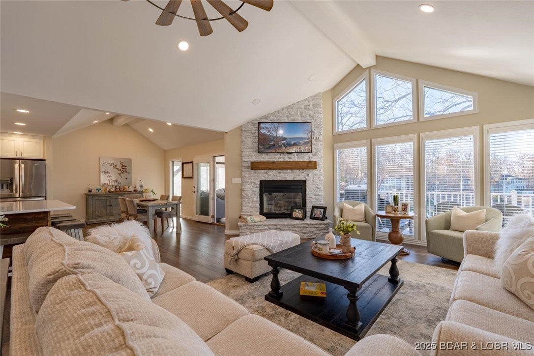 Four Seasons, Missouri, 65049, United States, 5 Bedrooms Bedrooms, ,4 BathroomsBathrooms,Residential,Active,2008696 Four Seasons, Missouri, 65049, United States, 5 Bedrooms Bedrooms, ,4 BathroomsBathrooms,Residential,Active,2008696