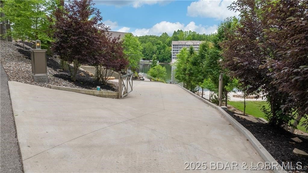 Camdenton, Missouri, 65020, United States, 7 Bedrooms Bedrooms, ,6 BathroomsBathrooms,Residential,Active,1876843