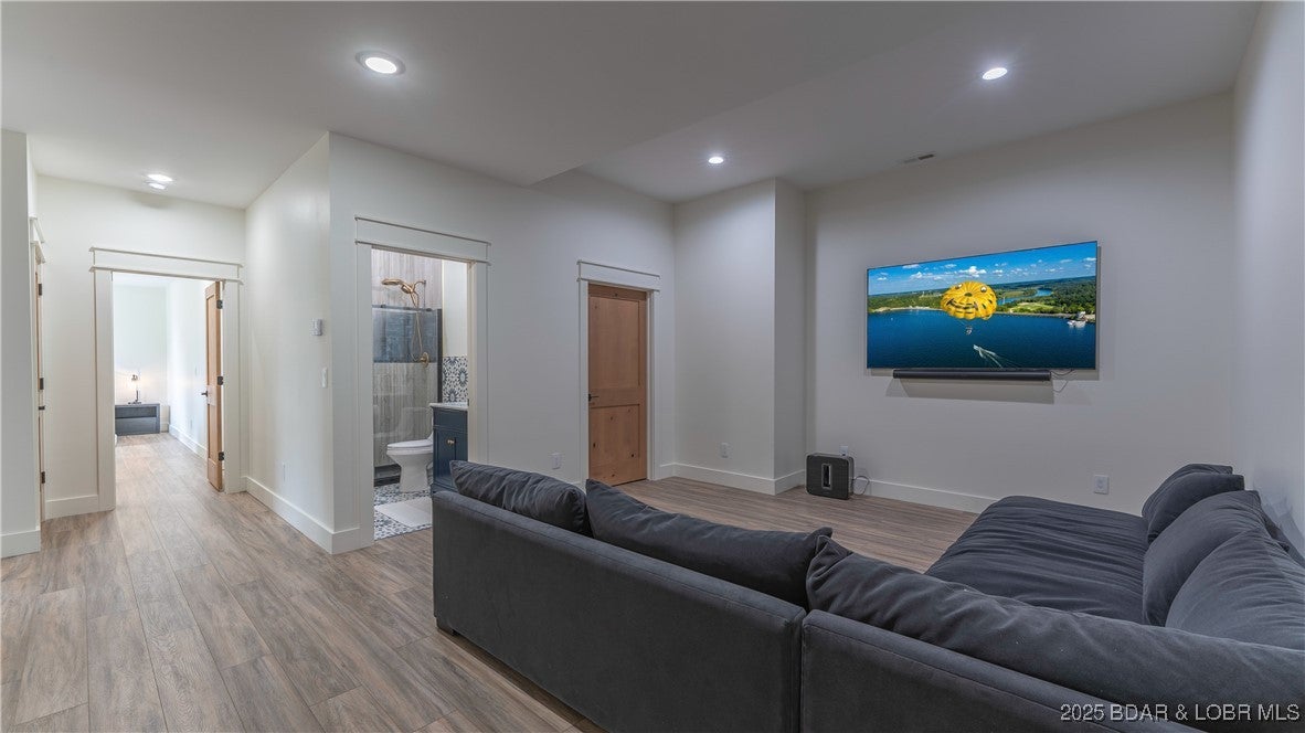 Porto Cima, Missouri, 65079, United States, 6 Bedrooms Bedrooms, ,6 BathroomsBathrooms,Residential,Active,1894189