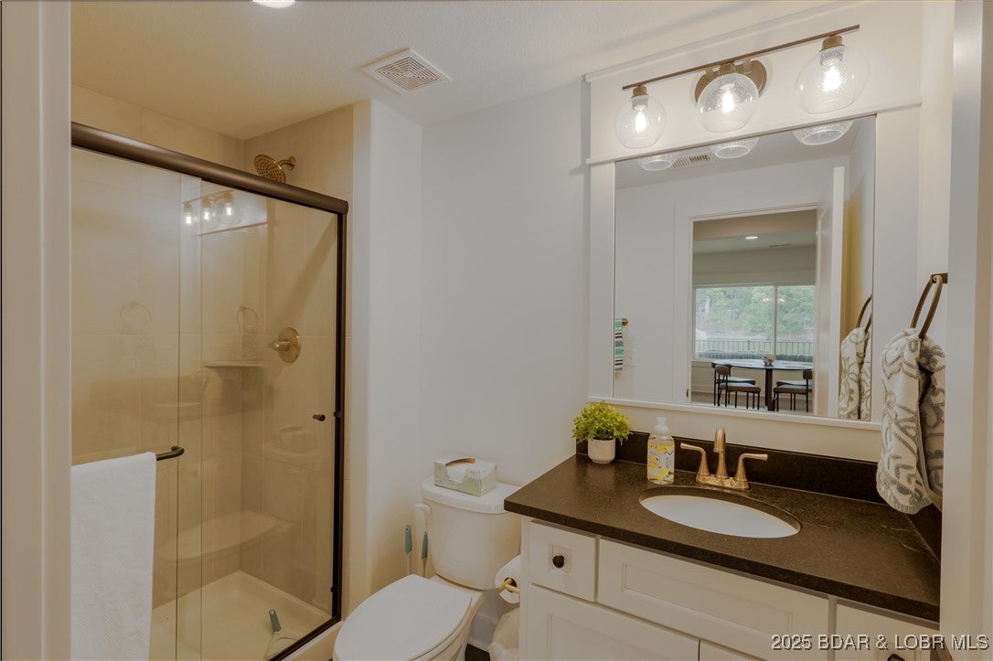Sunrise Beach, Missouri, 65079, United States, 4 Bedrooms Bedrooms, ,4 BathroomsBathrooms,Residential,Active,1929412