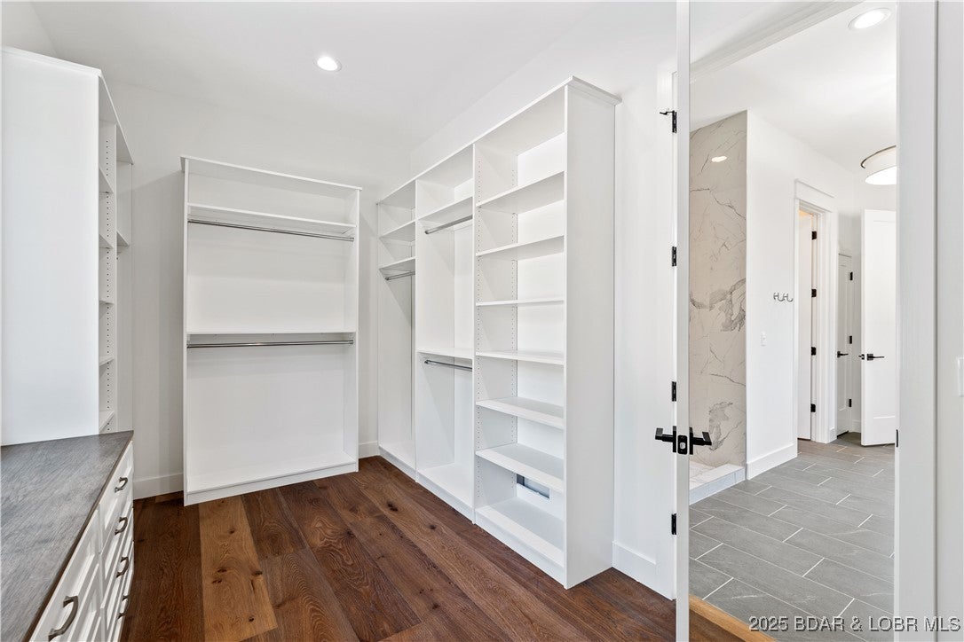 Osage Beach, Missouri, 65065, United States, 6 Bedrooms Bedrooms, ,6 BathroomsBathrooms,Residential,Active,1922661