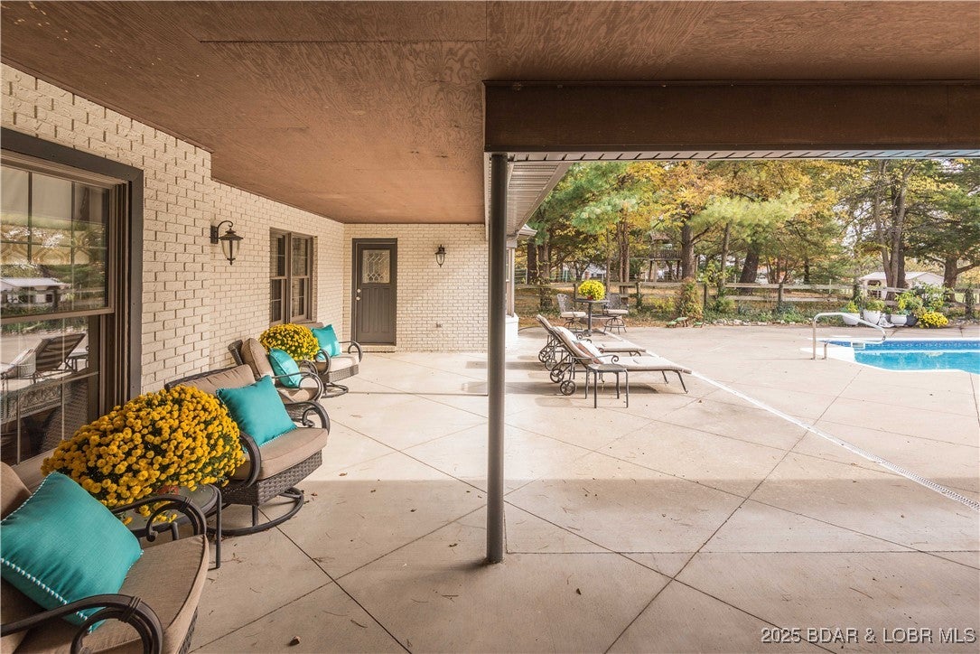 Jefferson City, Missouri, 65109, United States, 4 Bedrooms Bedrooms, ,4 BathroomsBathrooms,Residential,Active,1990045