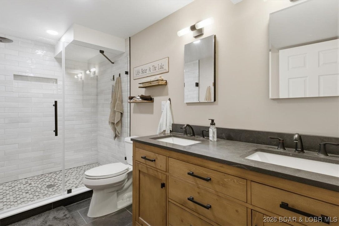 Osage Beach, Missouri, 65065, United States, 5 Bedrooms Bedrooms, ,3 BathroomsBathrooms,Residential,Active,2008728