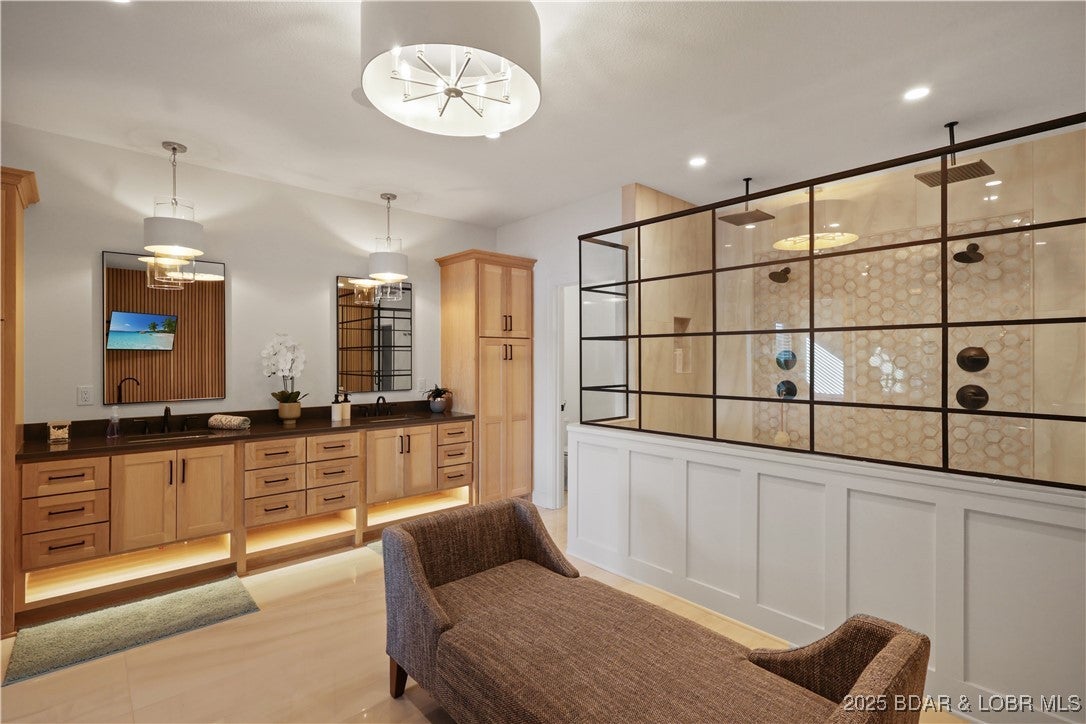 Porto Cima, Missouri, 65079, United States, 6 Bedrooms Bedrooms, ,5 BathroomsBathrooms,Residential,Active,1960144