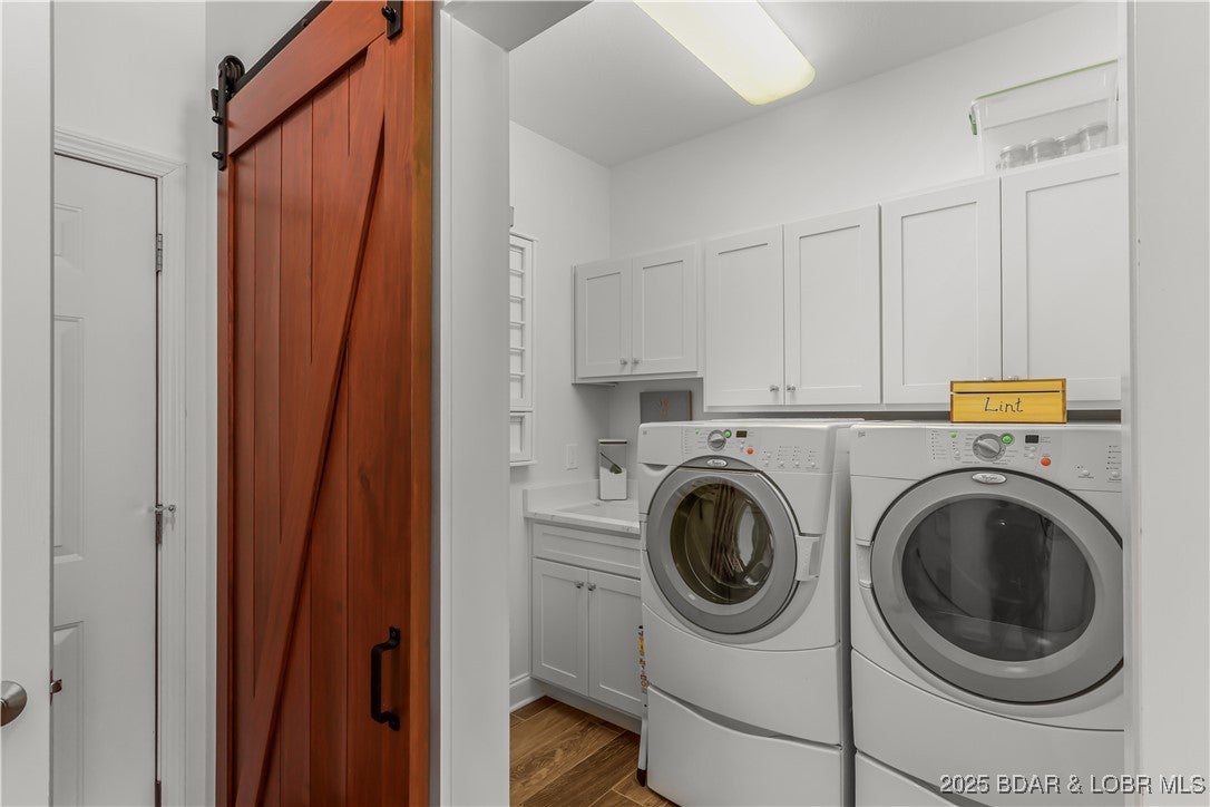 Lake Ozark, Missouri, 65049, United States, 6 Bedrooms Bedrooms, ,4 BathroomsBathrooms,Residential,Active,2006947