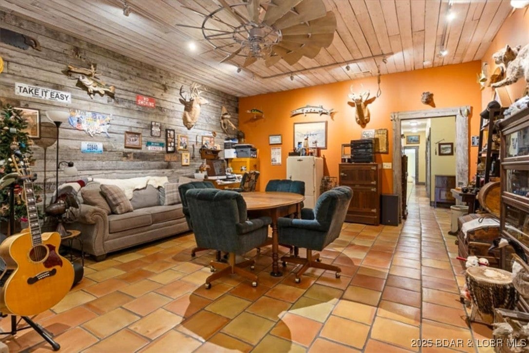 Sunrise Beach, Missouri, 65079, United States, 3 Bedrooms Bedrooms, ,2 BathroomsBathrooms,Residential,Active,1903229