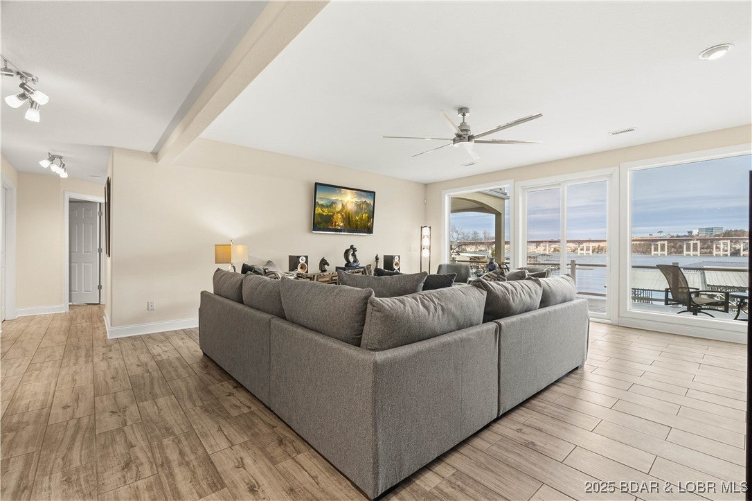 Porto Cima, Missouri, 65079, United States, 5 Bedrooms Bedrooms, ,4 BathroomsBathrooms,Residential,Active,1973370